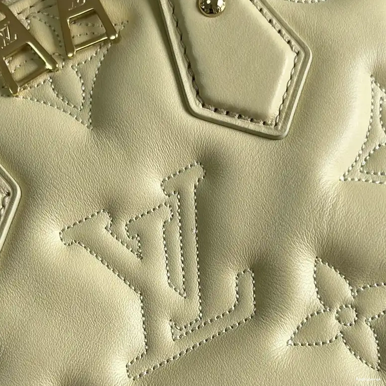 Fashionrepsfam ru 2206YA0021 LV Bag 0621